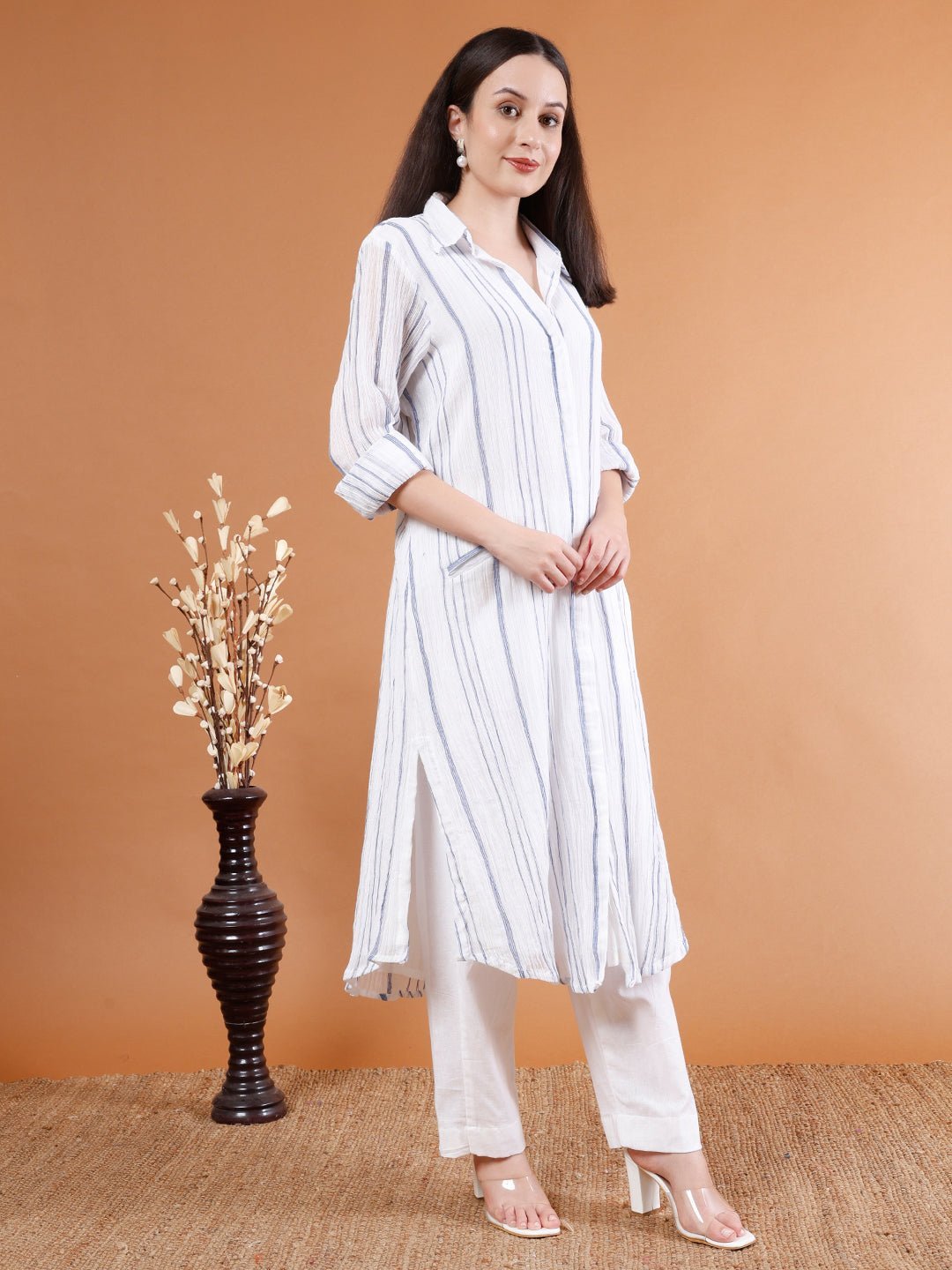 Elegant Collared Kurta Set - Kaayada