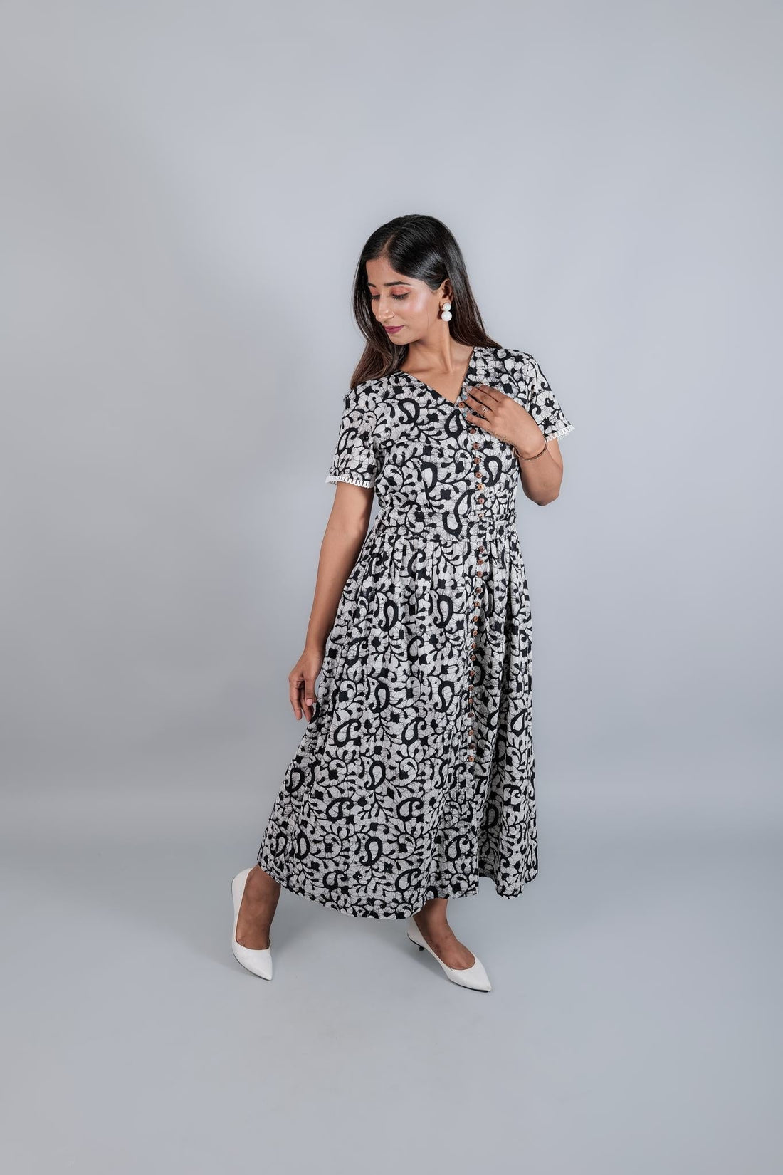 Long Cotton Dress with Buttons - Kaayada