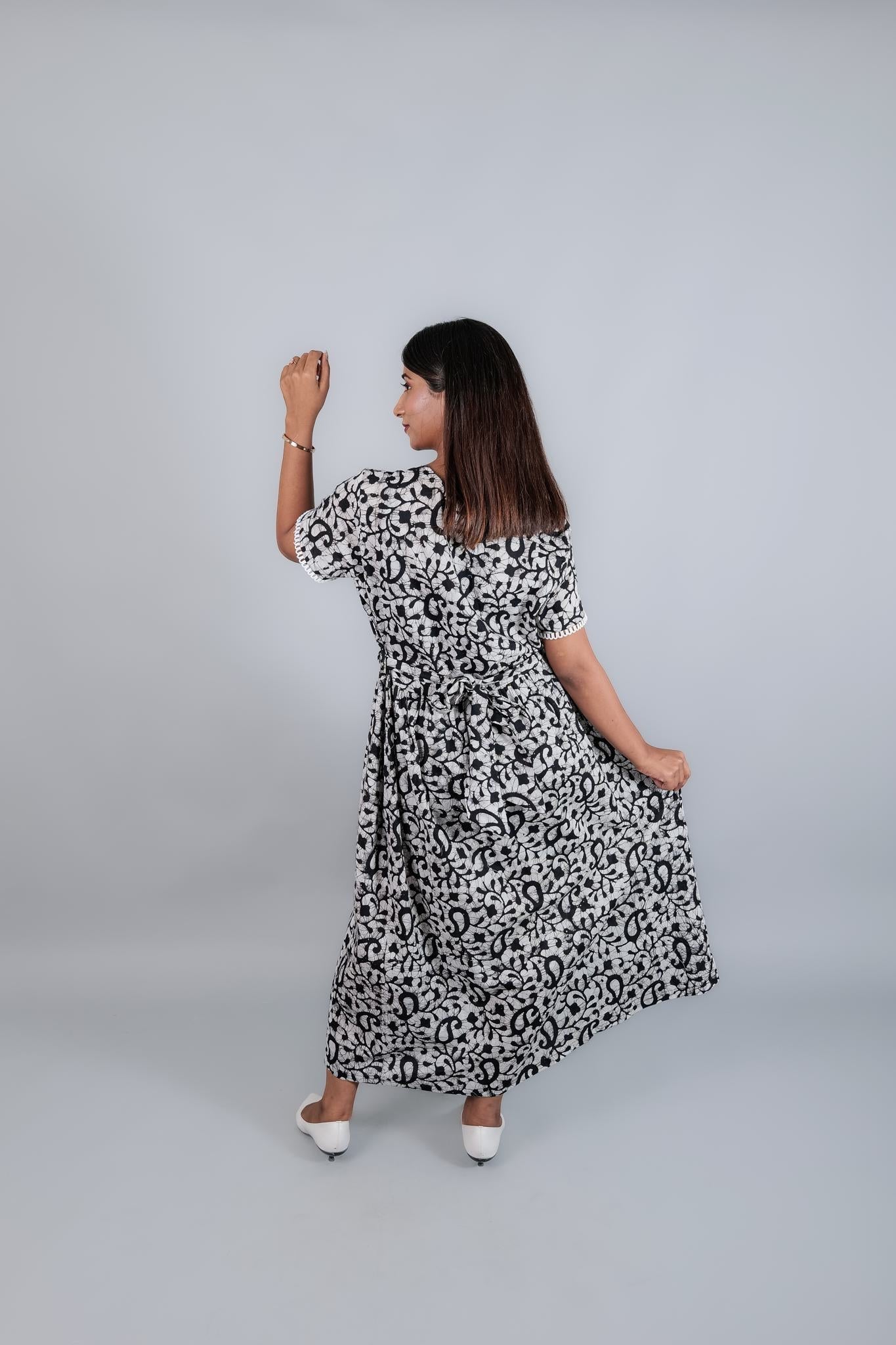 Long Cotton Dress with Buttons - Kaayada
