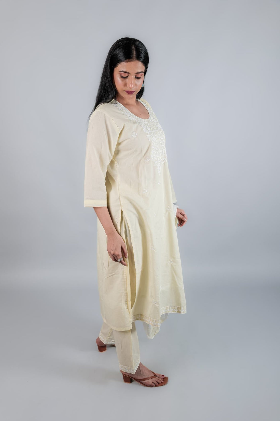 Simple Off - White Cotton Suit Set - Kaayada