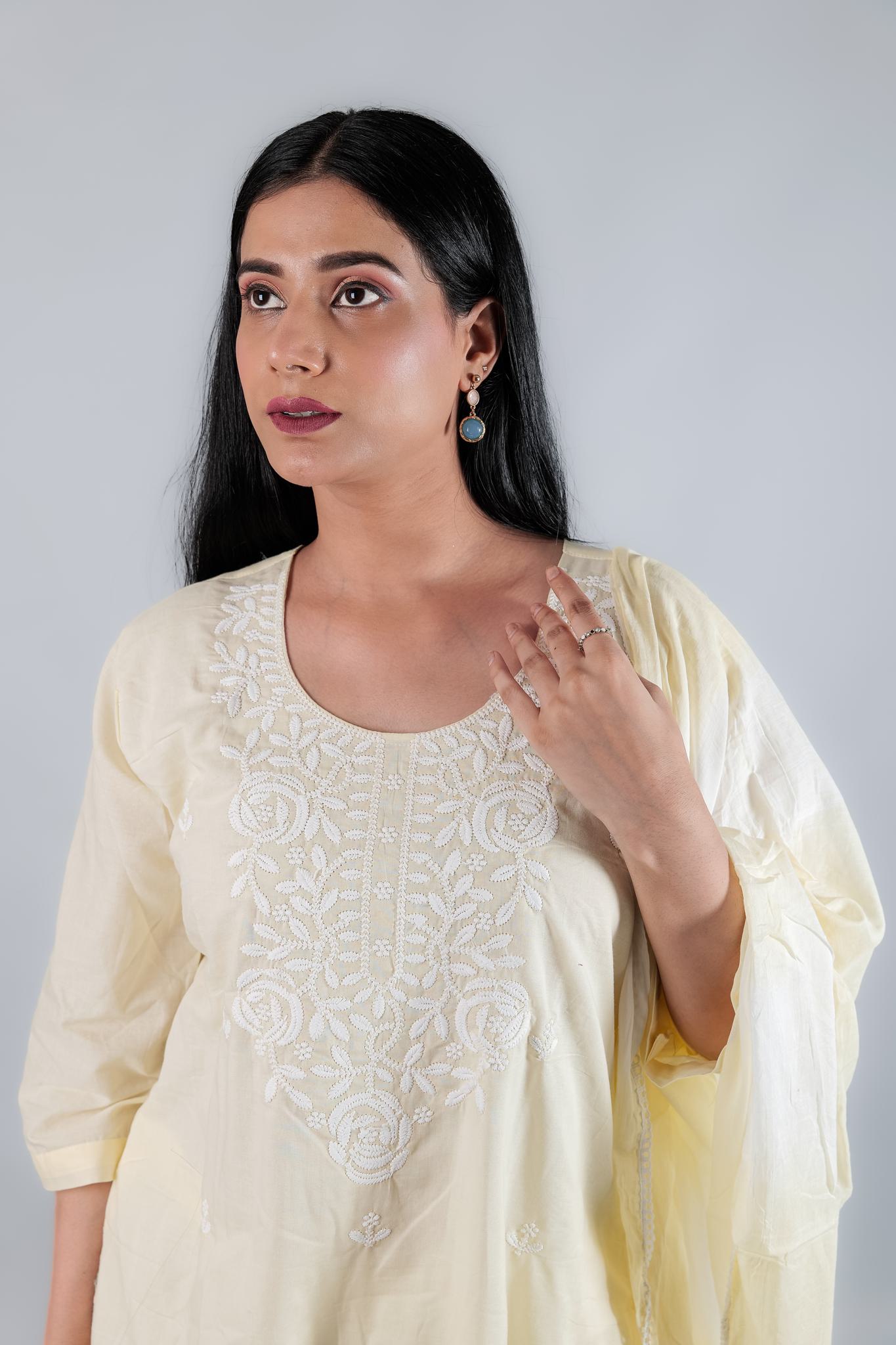 Simple Off - White Cotton Suit Set - Kaayada