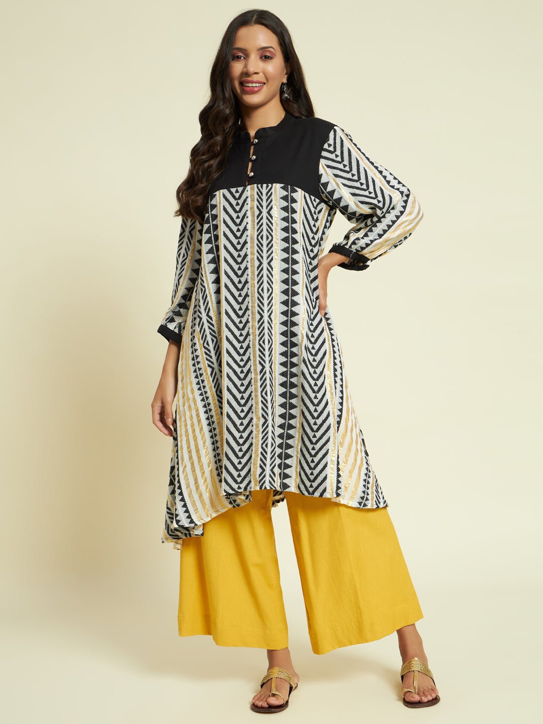 Striped Flowy Kurta Set - Kaayada