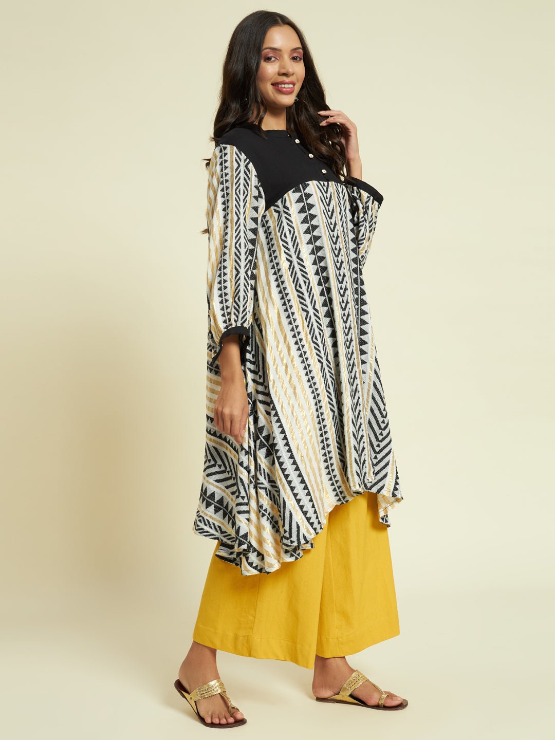 Striped Flowy Kurta Set - Kaayada
