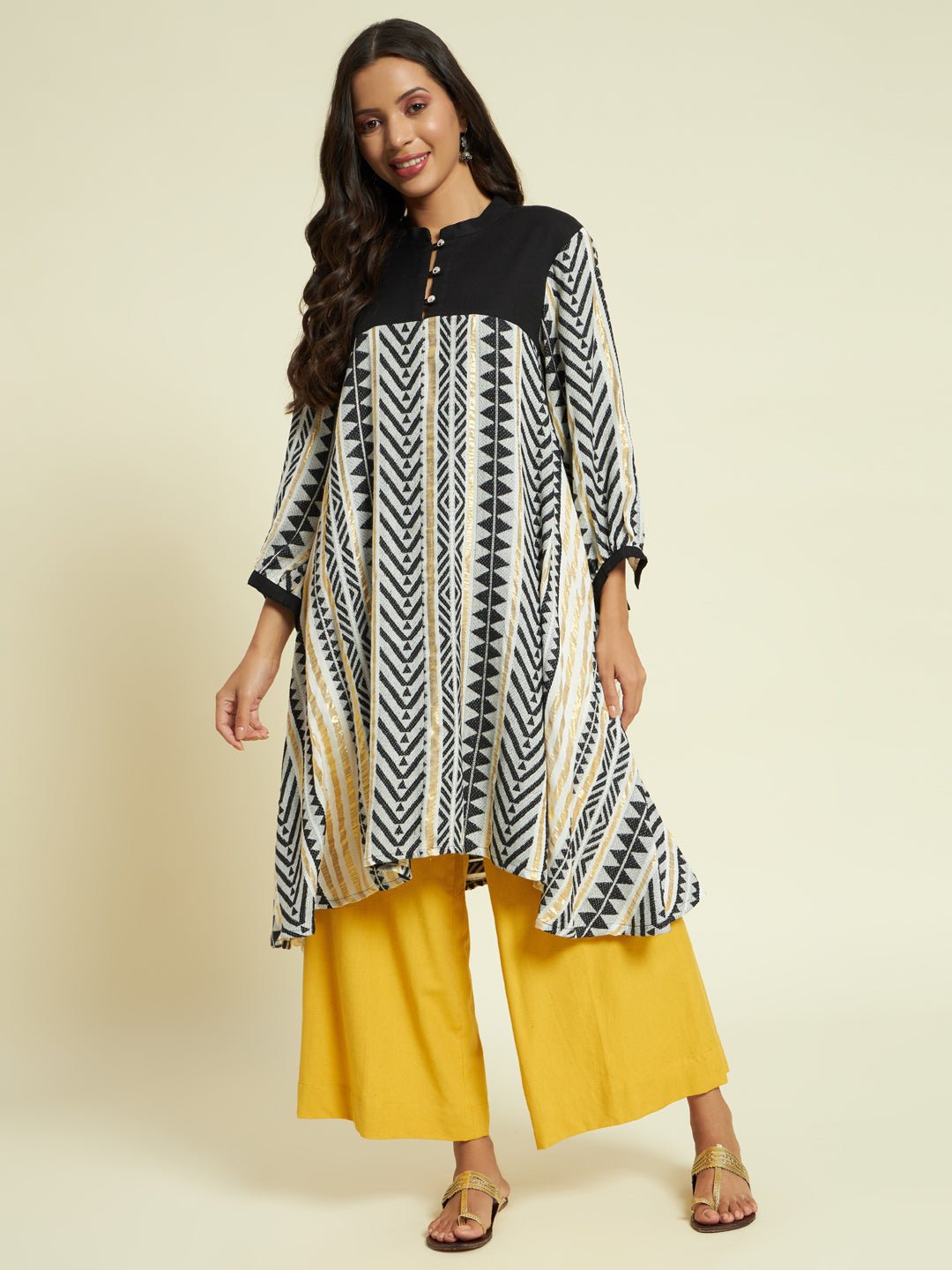 Striped Flowy Kurta Set - Kaayada