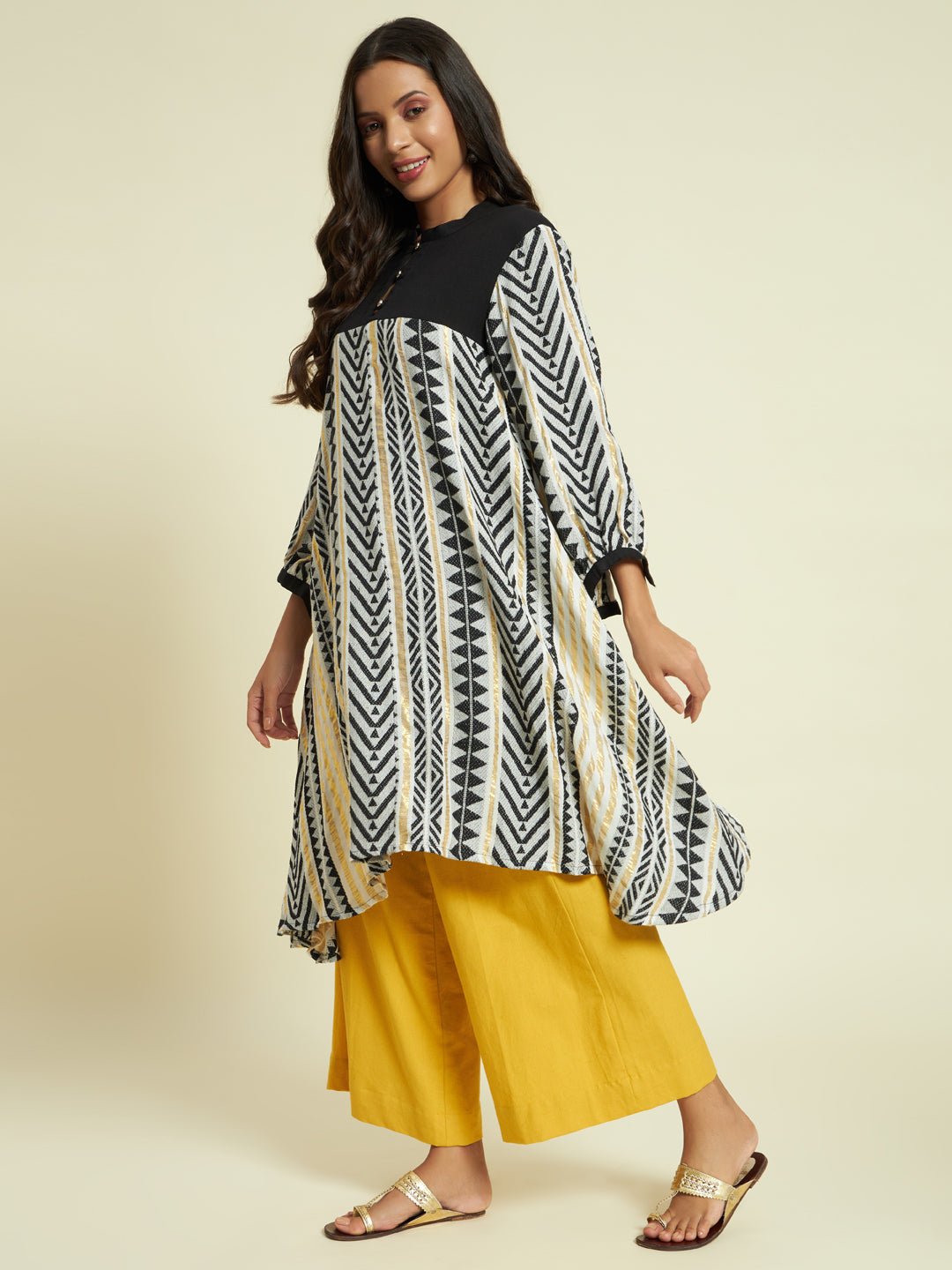 Striped Flowy Kurta Set - Kaayada