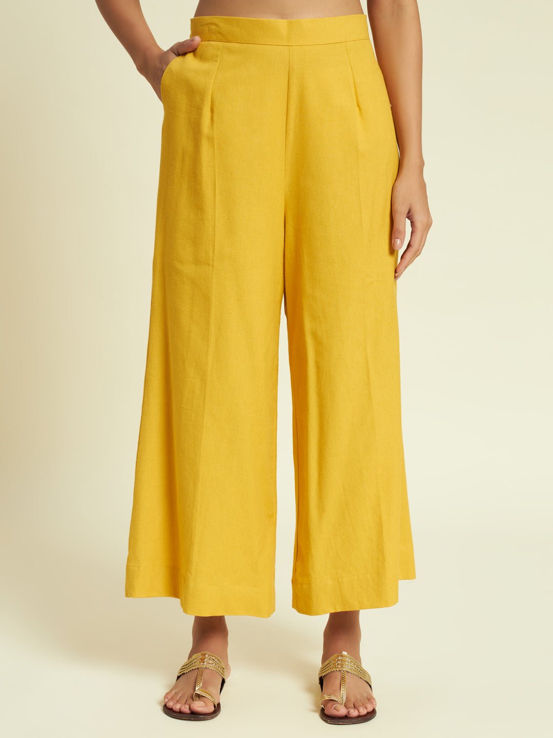 Striped Flowy Kurta Set - Kaayada