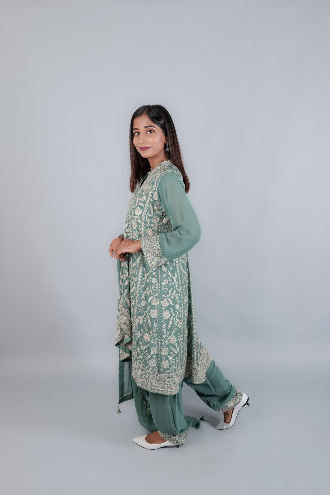 Suit Set with heavy Embroidery - Kaayada
