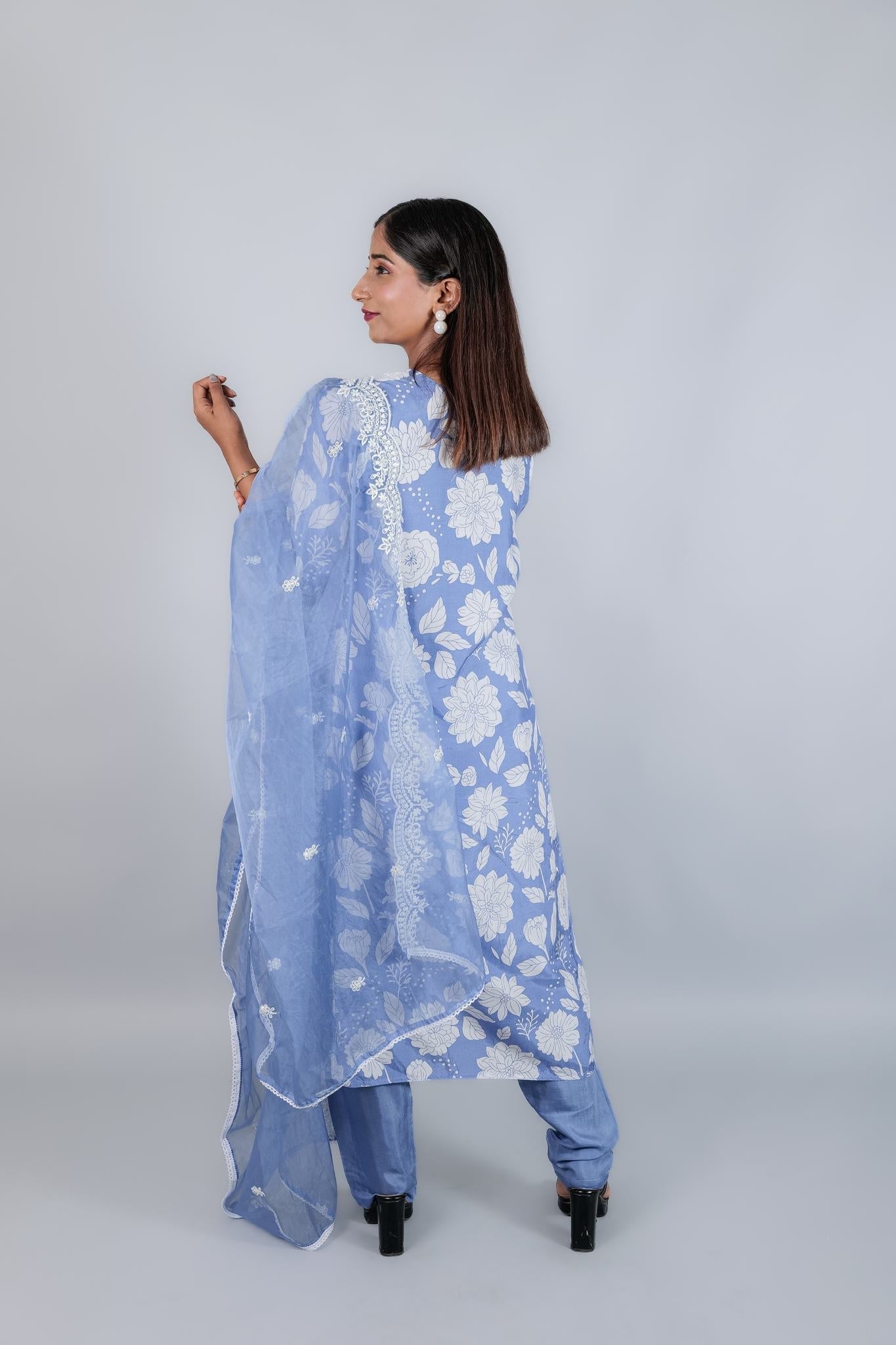 Suit Set With Lace - Kaayada